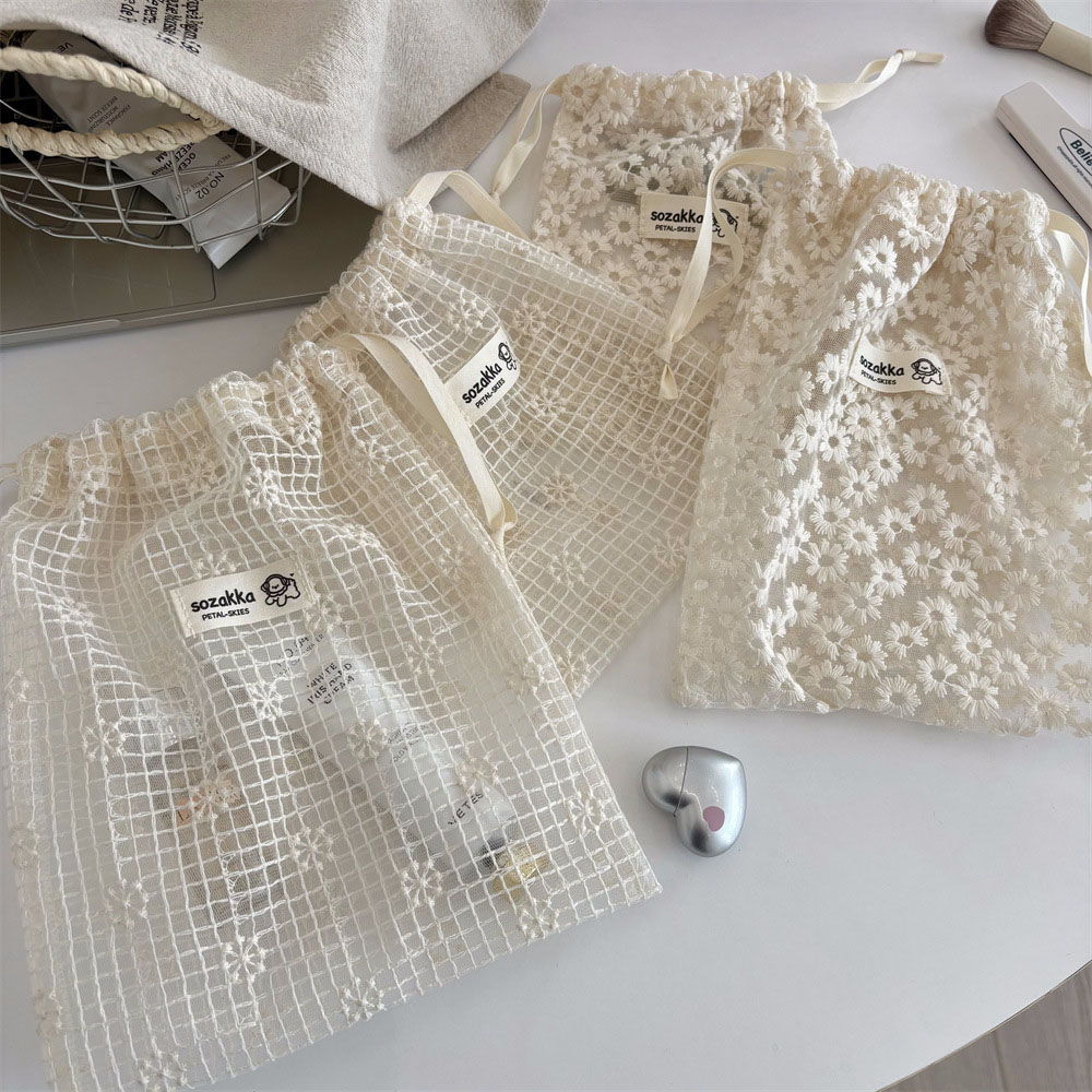 Sock Organizer Tray - Kant geborduurde Daisy Mesh make-up tas